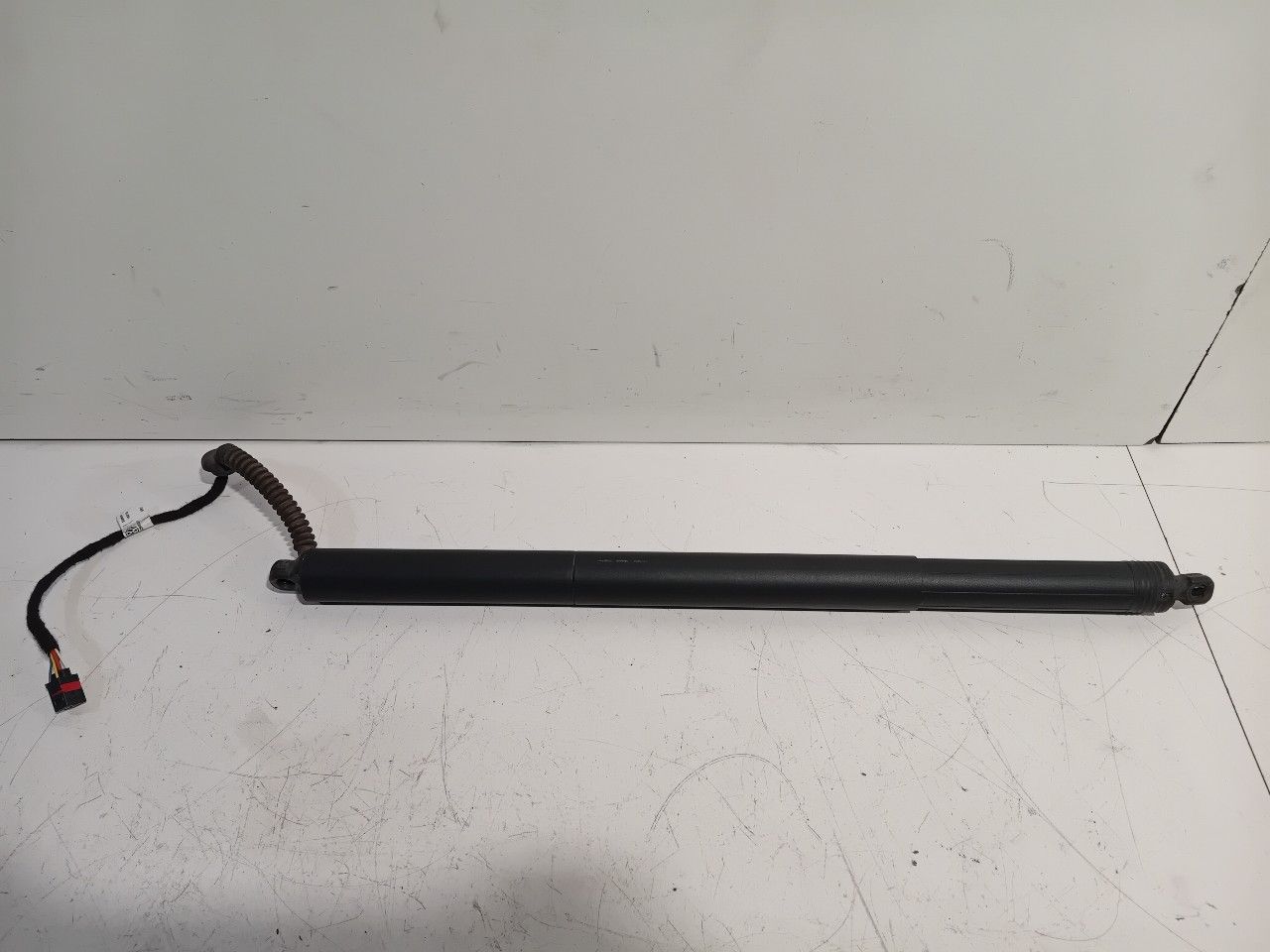 Gasdrukveer Volkswagen Passat other gas springs gas dampers usado en Menorca