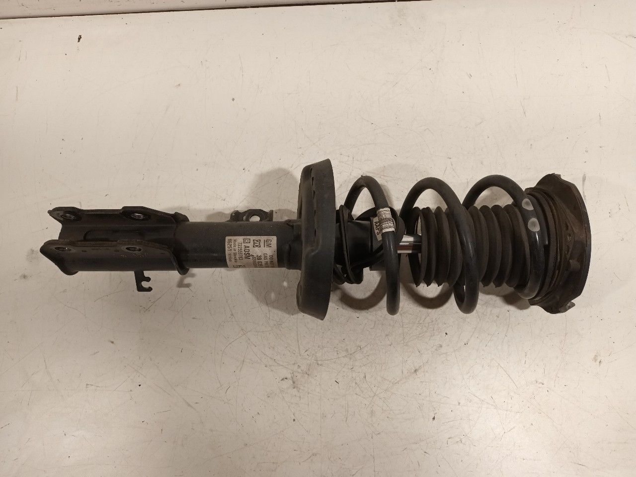 Veerpoot rechts voor Opel Astra strut complete single usado en Menorca foto 4