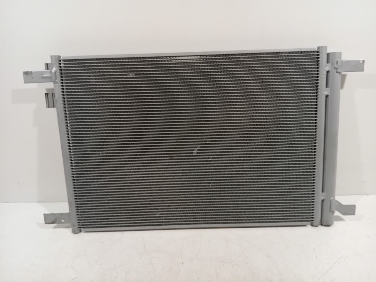 Airco radiateur Volkswagen Golf condenser air conditioning radiator usado en Menorca foto 7