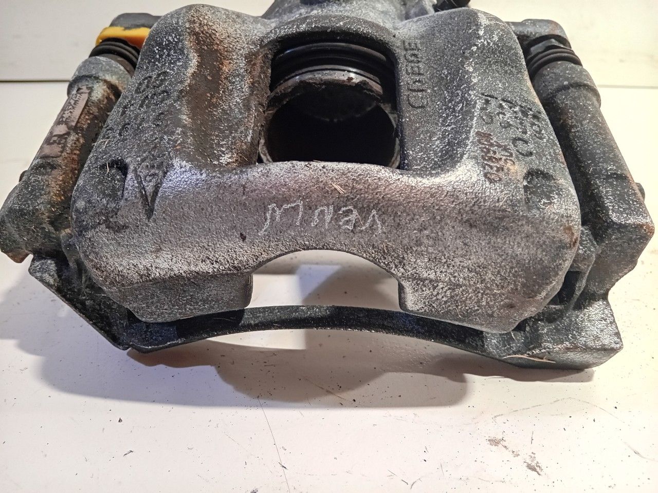 Remklauw links voor Renault Trafic caliper single usado en Menorca foto 2