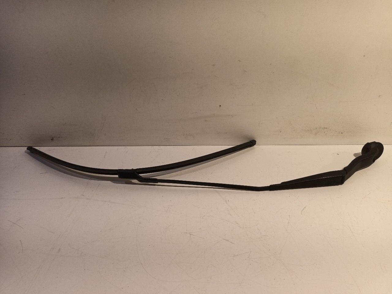 Ruitenwisserarm links voor Renault Scénic windscreen wiper arm usado en Menorca
