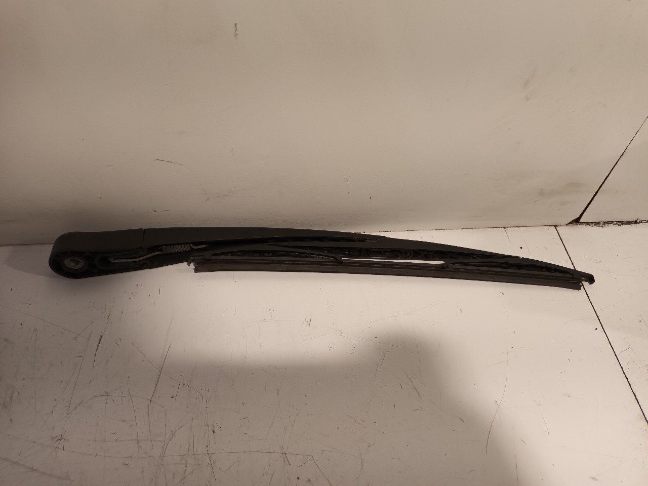 Ruitenwisserarm achterruit Citroën C4 windscreen wiper arm usado en Menorca foto 4