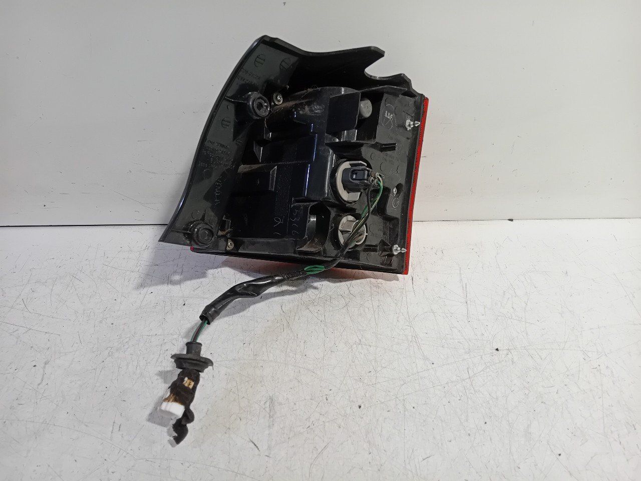 Achterlicht links buiten Citroën C-Crosser tail light single usado en Menorca foto 4