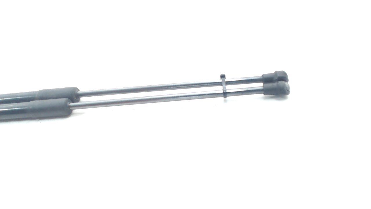 Gasdrukveerset achter Citroën C4 gas spring gas spring dampers rear lid left and right usado en Menorca foto 3