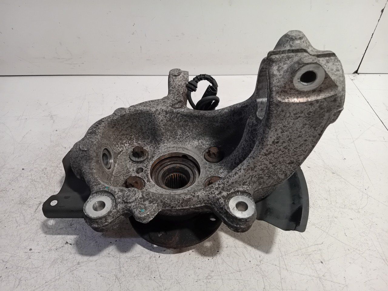 Wielnaaf links voor Renault Mégane wheel hub usado en Menorca foto 4