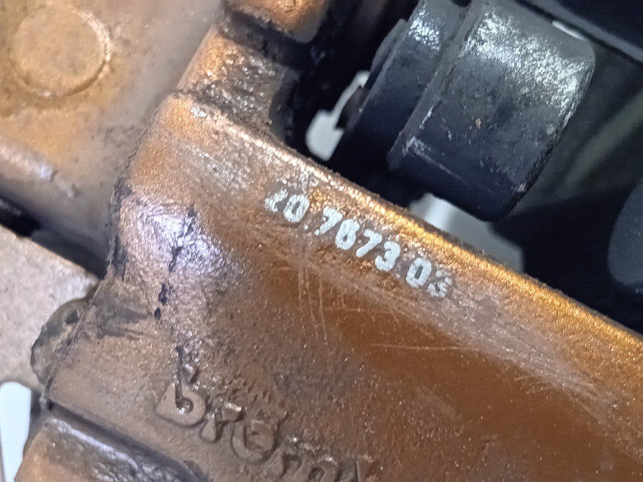 Remklauw links achter Porsche Cayenne caliper single usado en Menorca foto 3