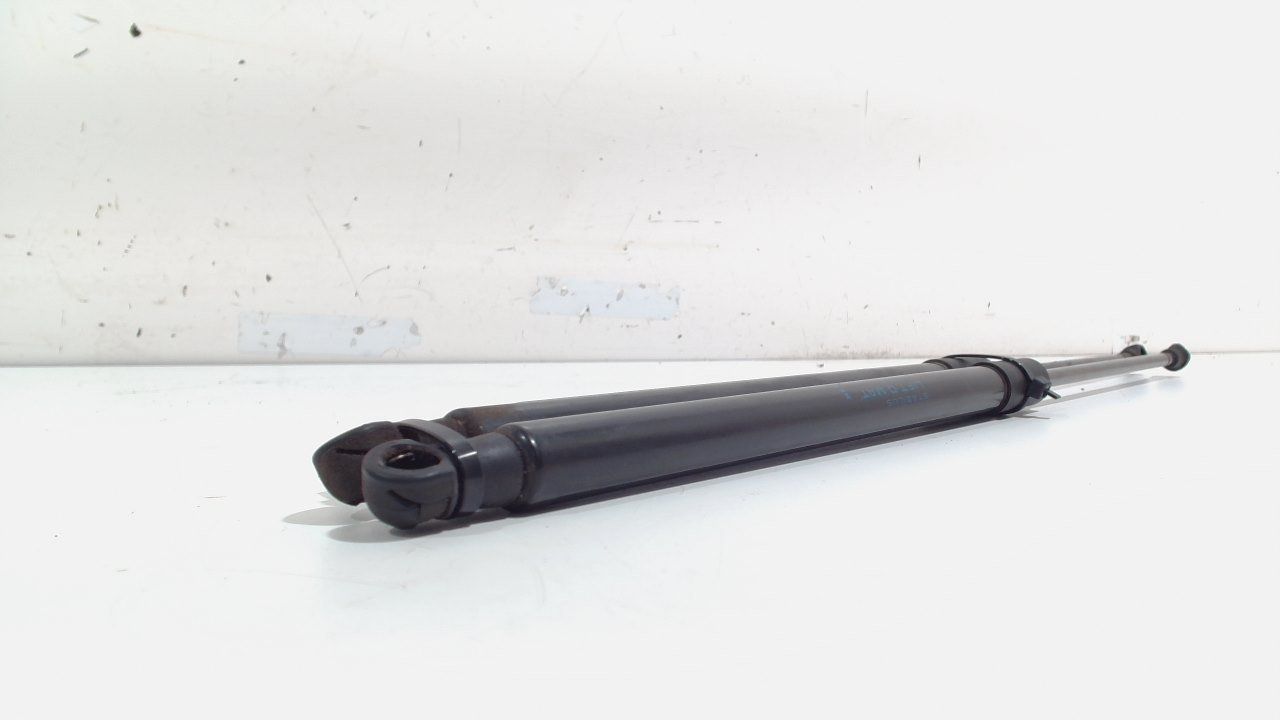 Gasdrukveerset achter Renault Mégane gas spring gas spring dampers rear lid left and right usado en Menorca foto 4