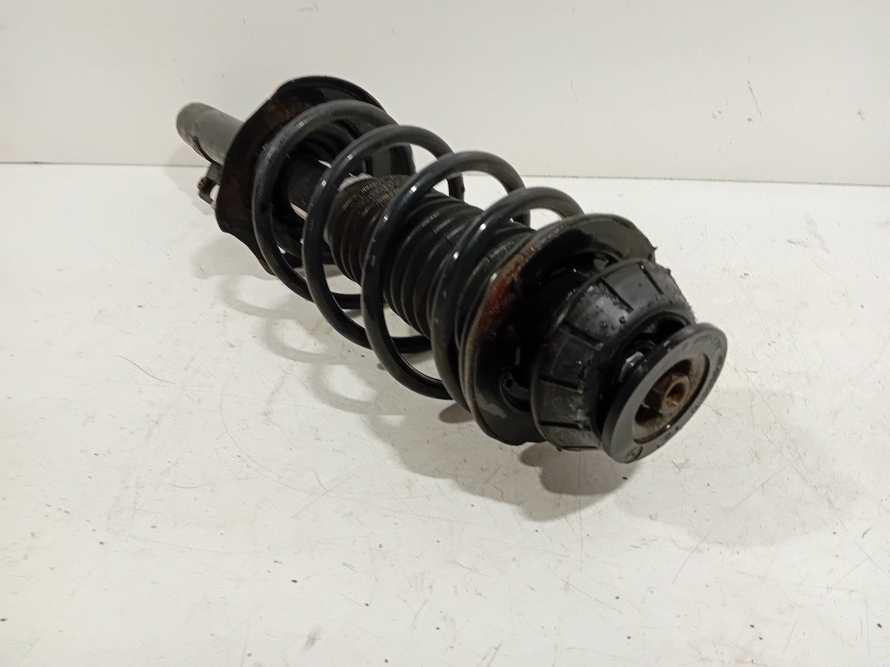 Veerpoot links voor Toyota Aygo strut complete single usado en Menorca foto 3