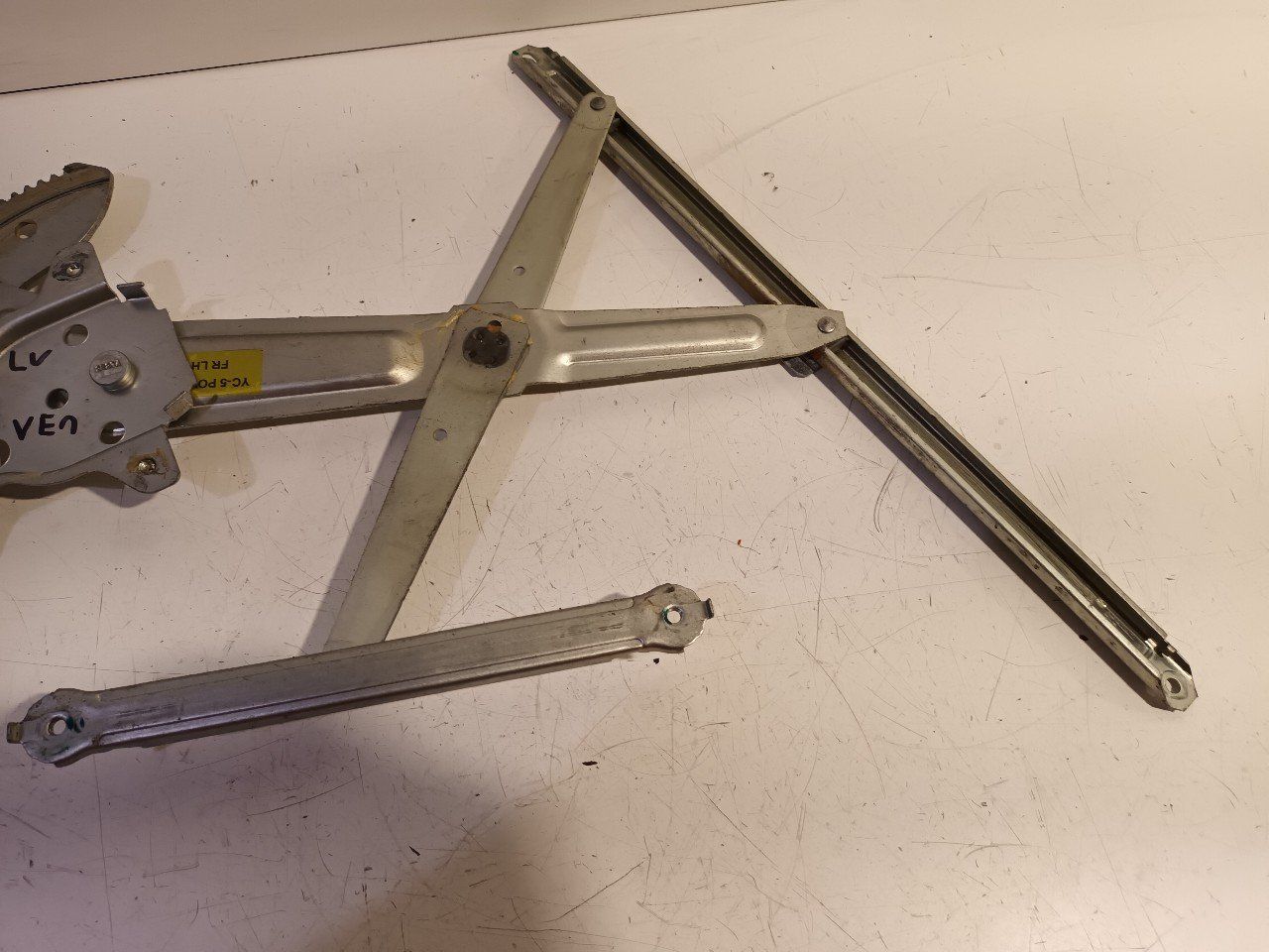 Raammechaniek elektrisch links voor Suzuki Alto window mechanism usado en Menorca foto 2
