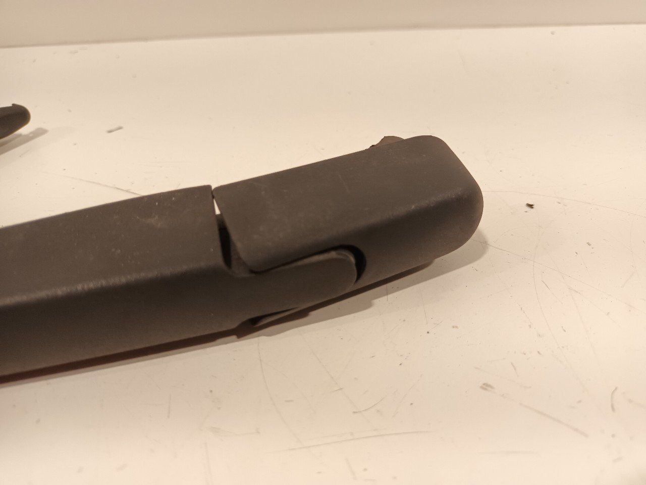 Ruitenwisserarm achterruit Fiat Panda windscreen wiper arm usado en Menorca foto 6