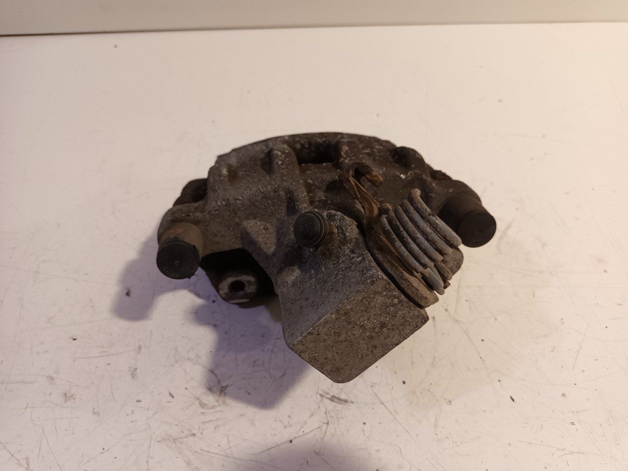 Remklauw links achter Ford Focus caliper single usado en Menorca foto 3