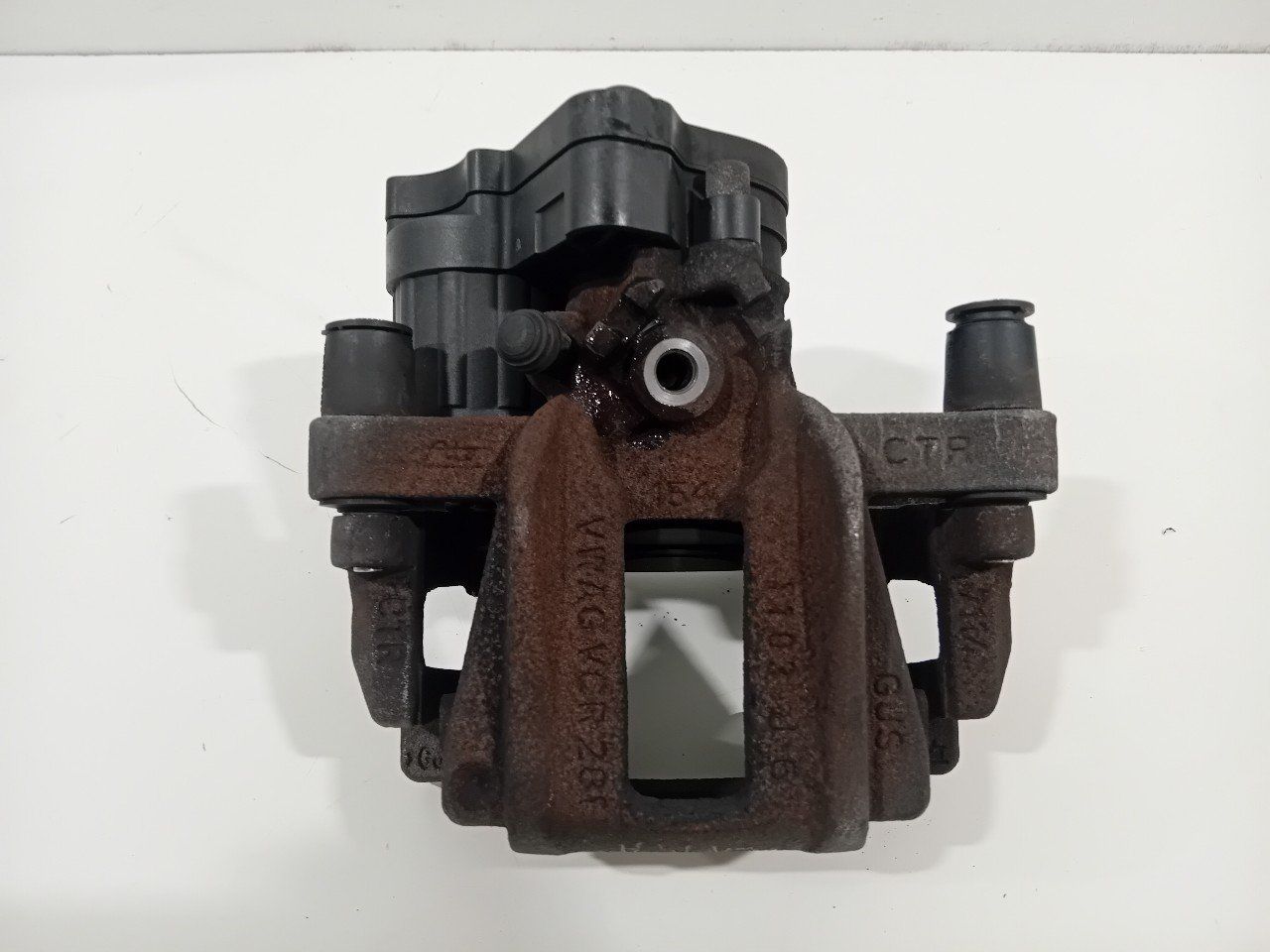 Remklauw rechts achter Volkswagen Caddy caliper single usado en Menorca foto 2