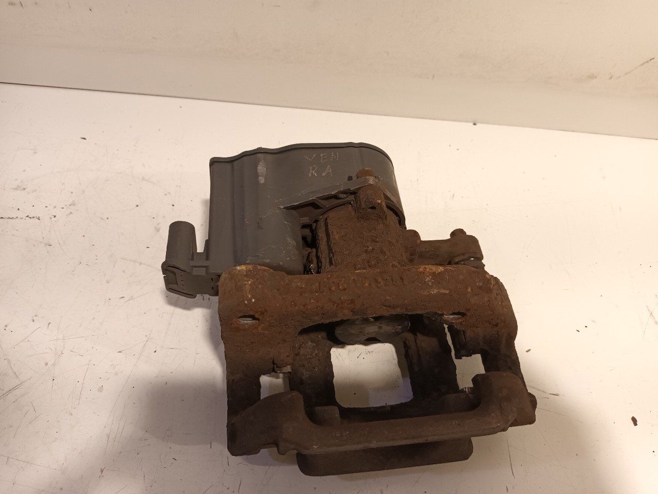 Remklauw rechts achter Citroën C4 caliper single usado en Menorca foto 4