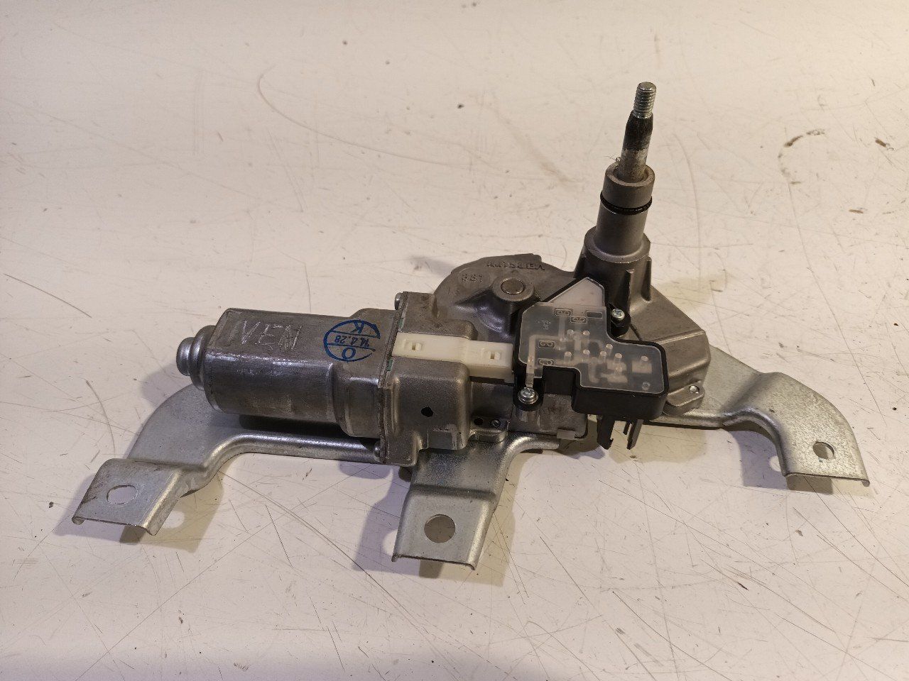 Ruitenwisserarm achterruit Suzuki Splash windscreen wiper arm usado en Menorca