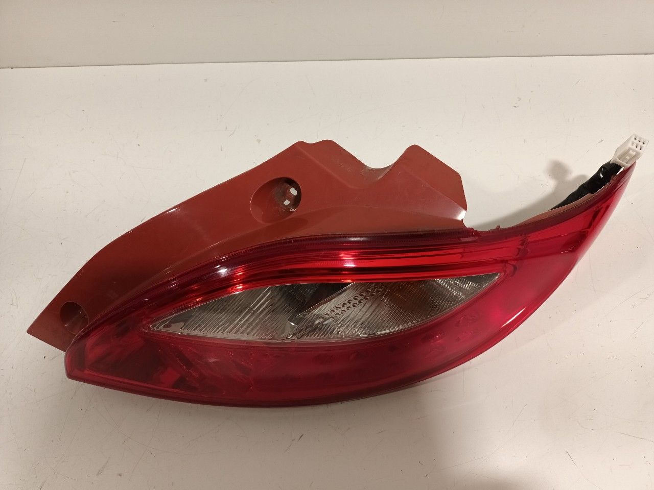 Achterlicht carrosserie rechts Mazda 2 tail light single usado en Menorca foto 2