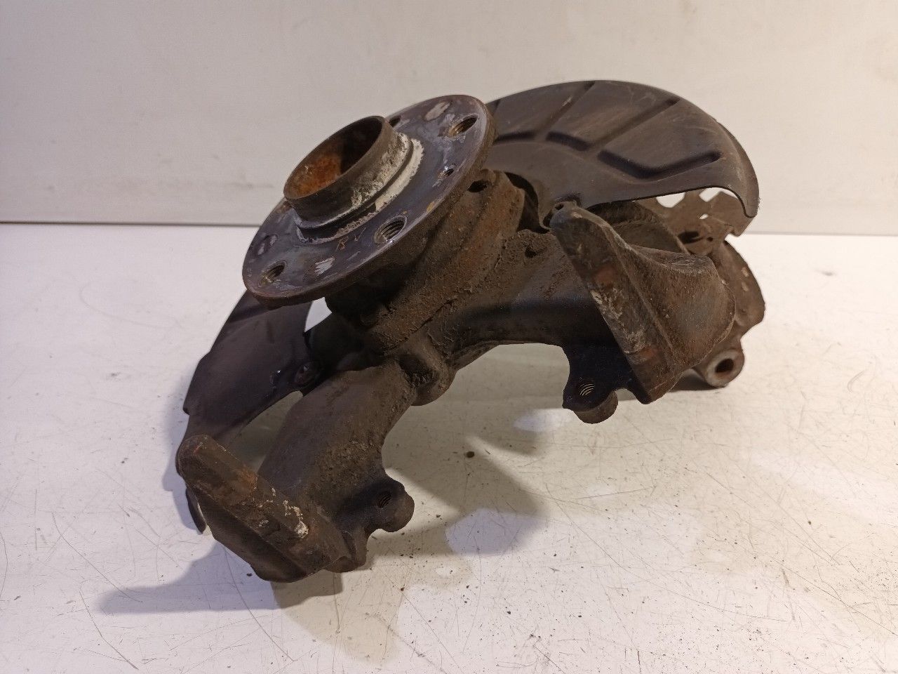 Wielnaaf rechts voor Skoda Yeti wheel hub usado en Menorca foto 3