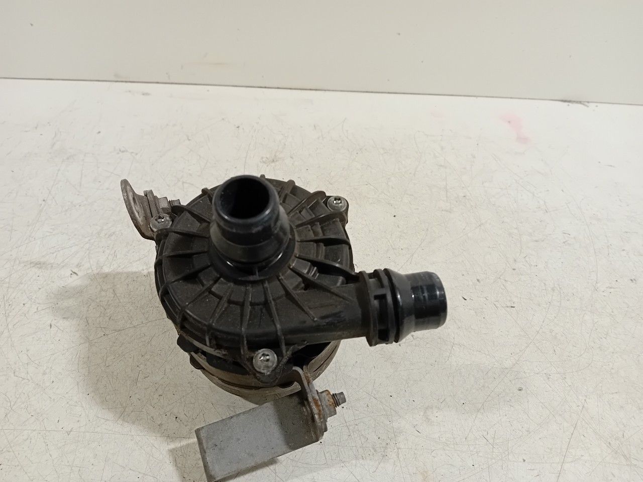 Waterpomp Mercedes-Benz GLE water pump usado en Menorca foto 2