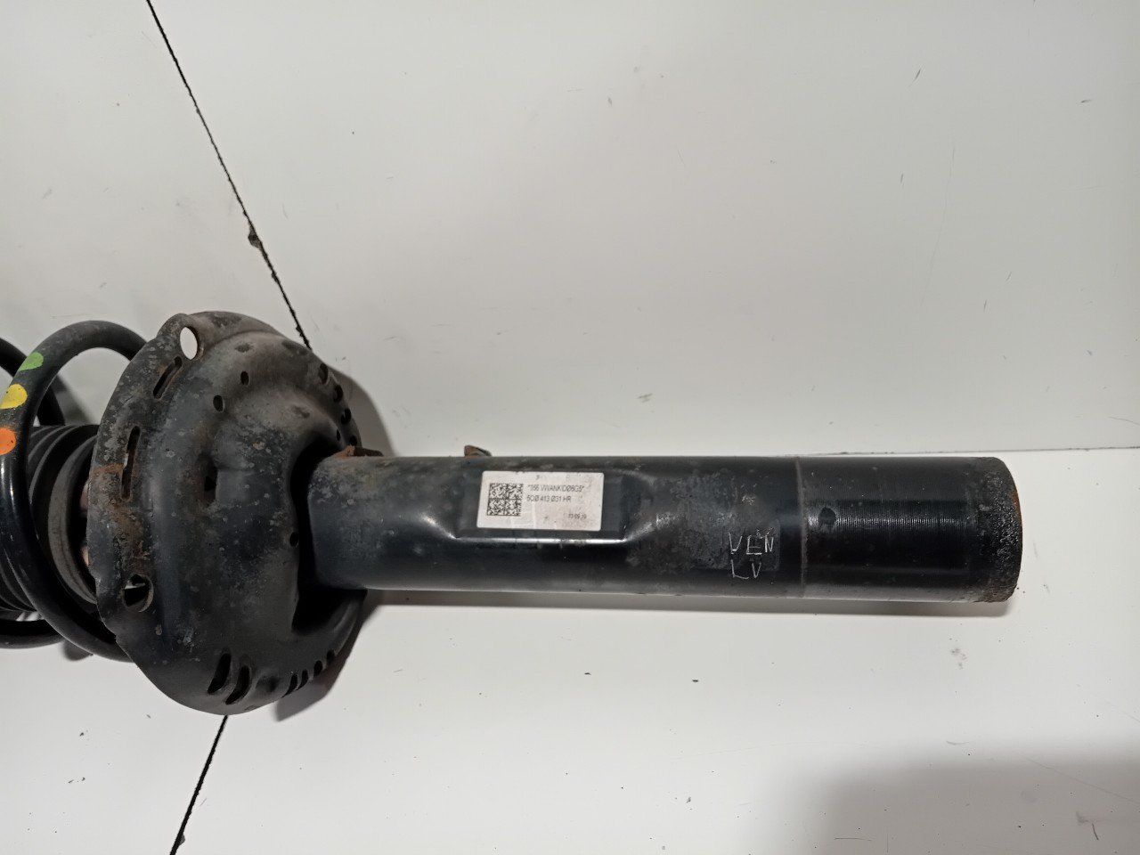 Veerpoot links voor Volkswagen T-Roc strut complete single usado en Menorca foto 4