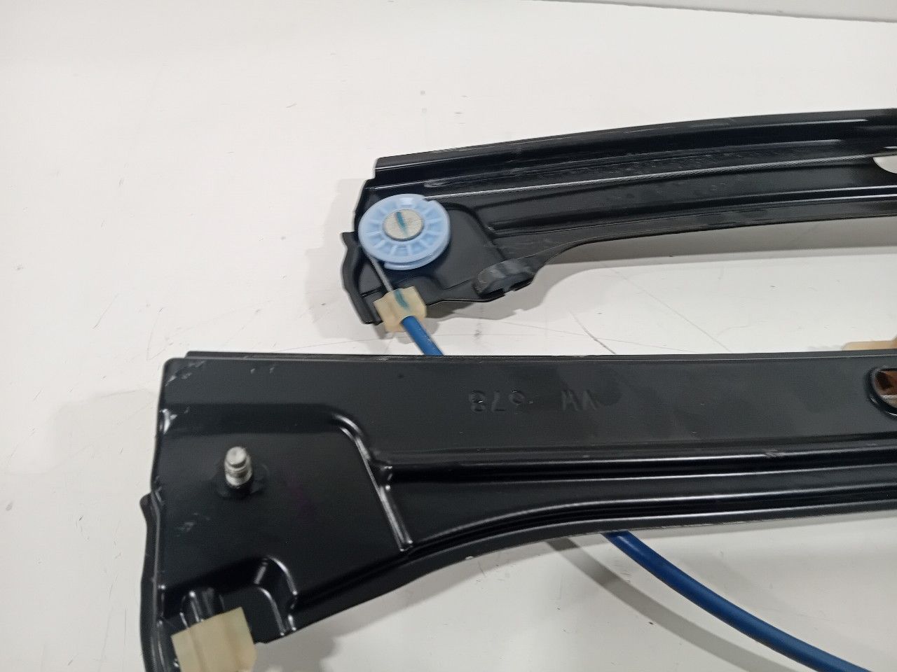 Raammechaniek elektrisch rechts voor Volkswagen Touran window mechanism usado en Menorca foto 3