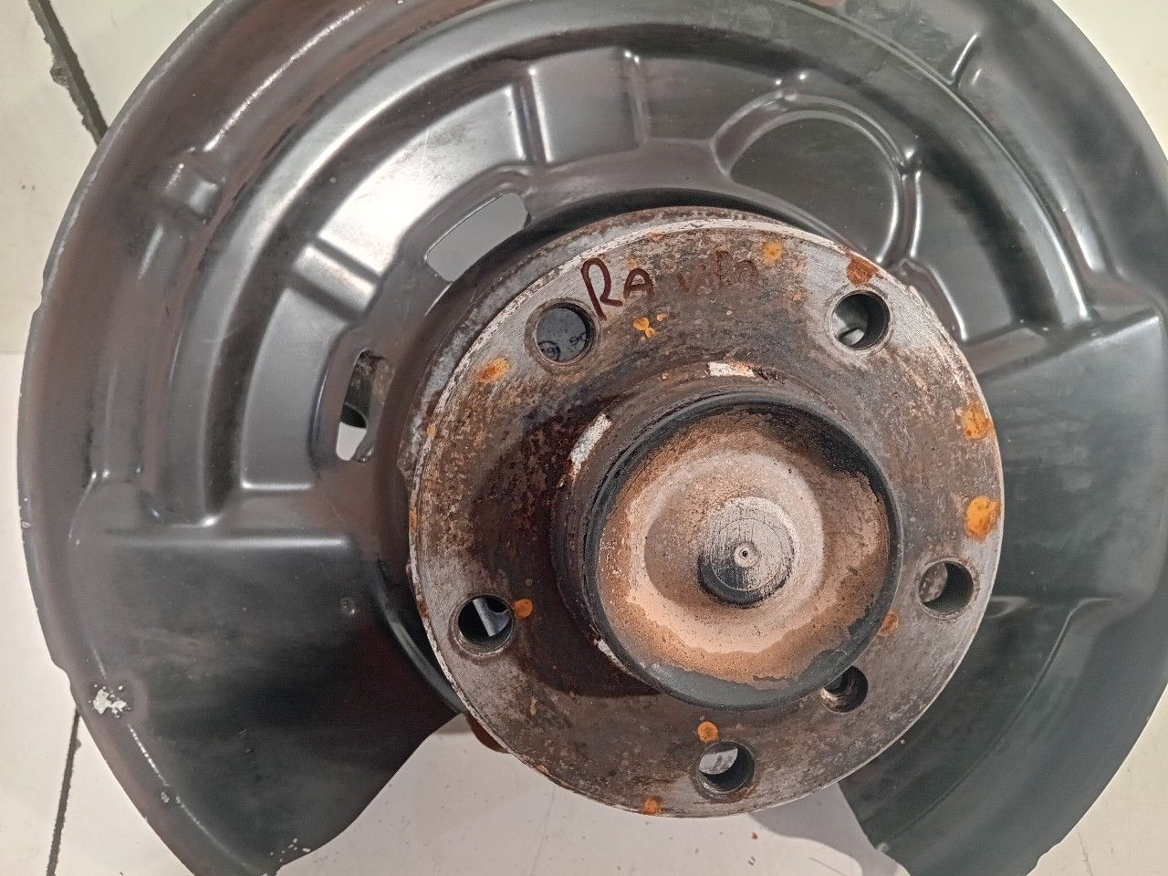 Wielnaaf rechts achter BMW M1 wheel hub usado en Menorca foto 2