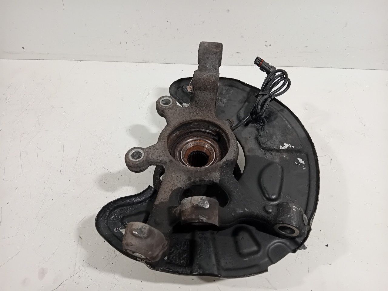 Wielnaaf links voor Mercedes-Benz GLK wheel hub usado en Menorca foto 4