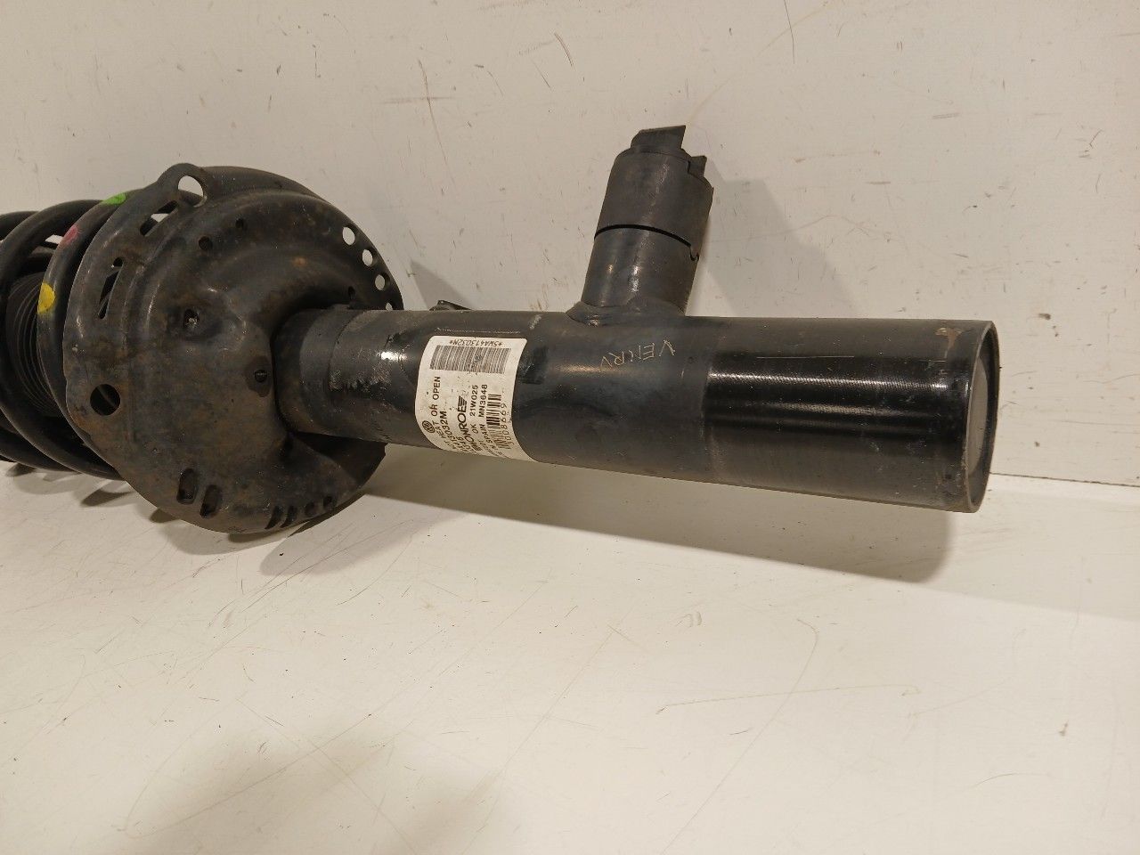 Veerpoot rechts voor Cupra Leon strut complete single usado en Menorca foto 3