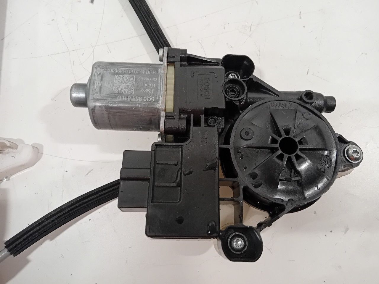 Raammechaniek elektrisch links achter Volkswagen Polo window mechanism usado en Menorca foto 3