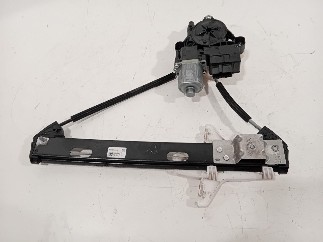 Raammechaniek elektrisch links achter Volkswagen Polo window mechanism usado en Menorca