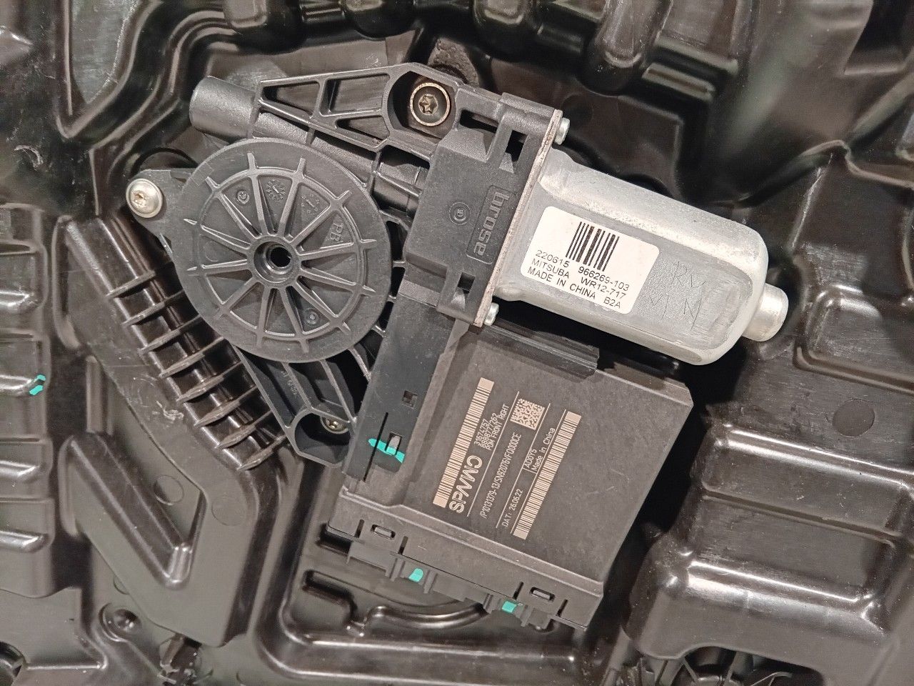 Raammechaniek elektrisch rechts voor Volvo XC60 window mechanism usado en Menorca foto 3