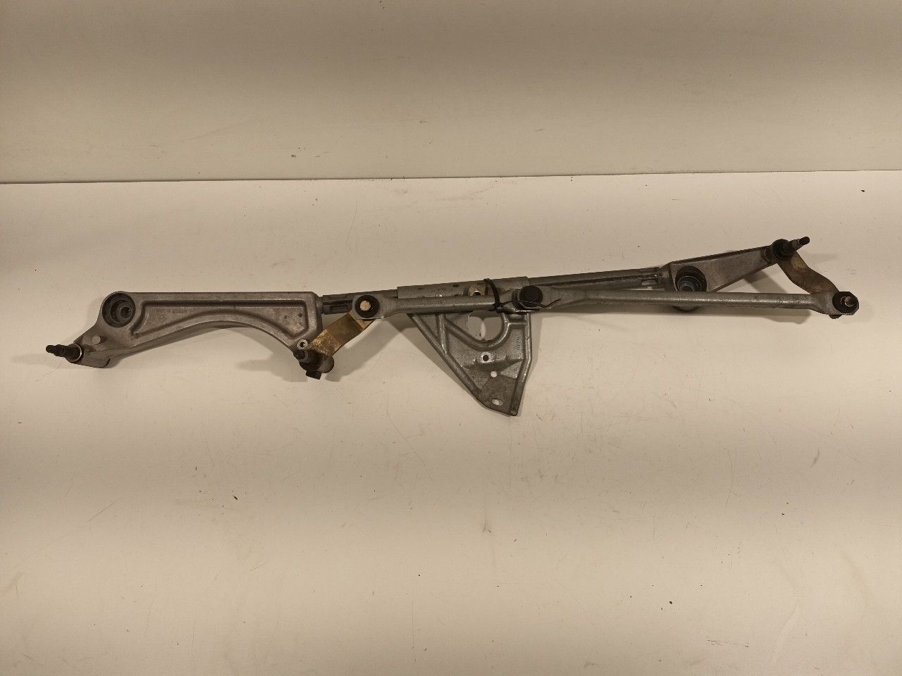 Ruitenwisser mechaniek voor Mercedes-Benz C-Clase windshield wiper mechanism usado en Menorca