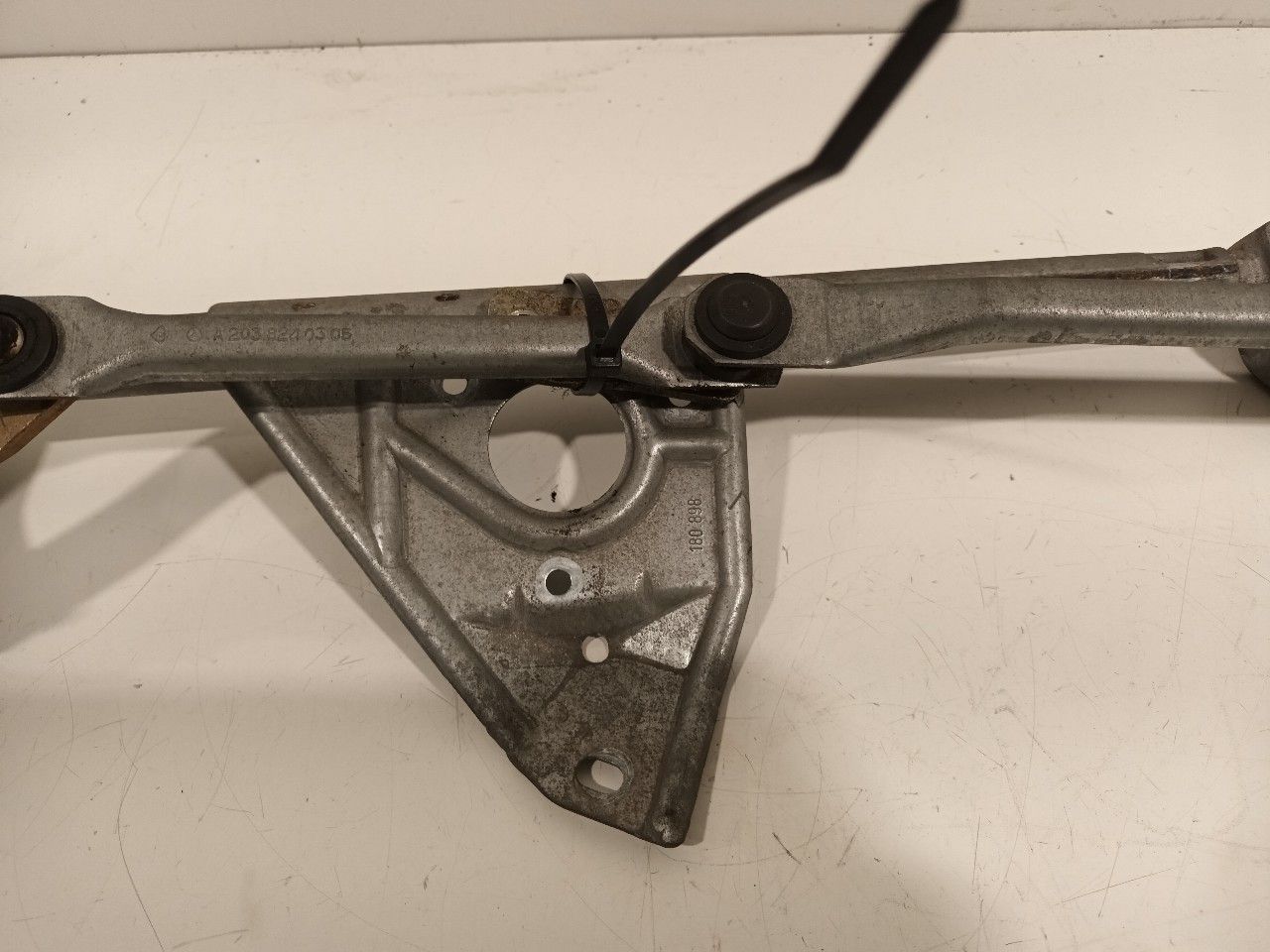 Ruitenwisser mechaniek voor Mercedes-Benz C-Clase windshield wiper mechanism usado en Menorca foto 5
