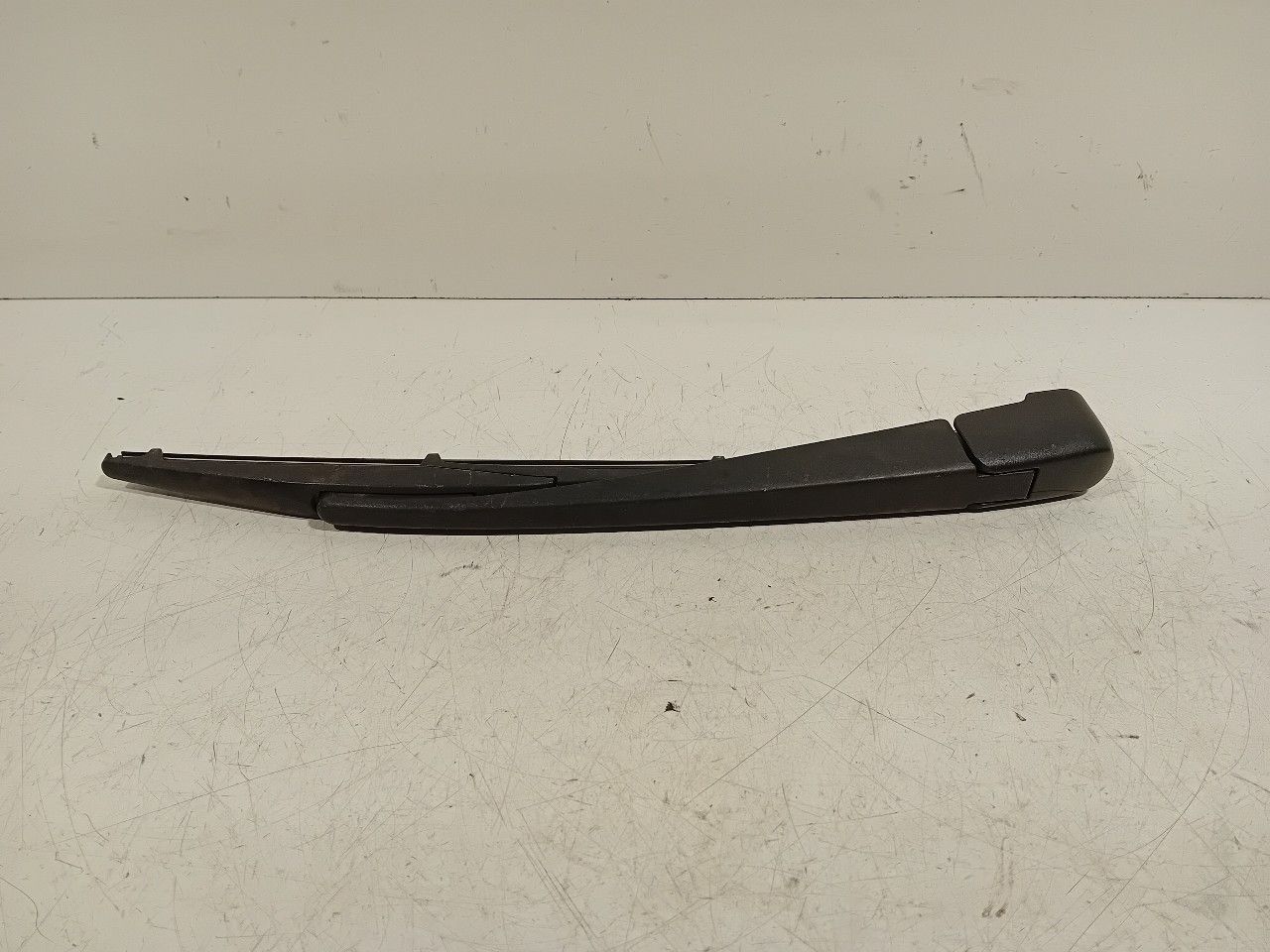 Ruitenwisserarm achterruit Mazda CX-3 windscreen wiper arm usado en Menorca