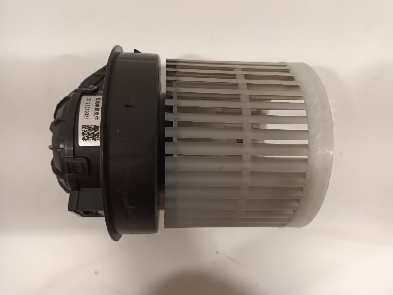 Kachel ventilator motor Dacia Spring heater engine booster usado en Menorca foto 2