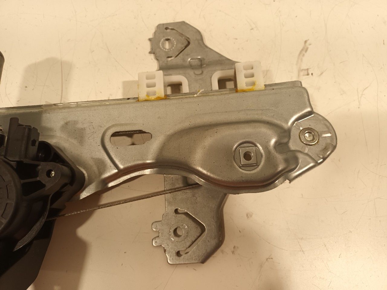 Raammechaniek elektrisch rechts achter Nissan Pulsar window mechanism usado en Menorca foto 6