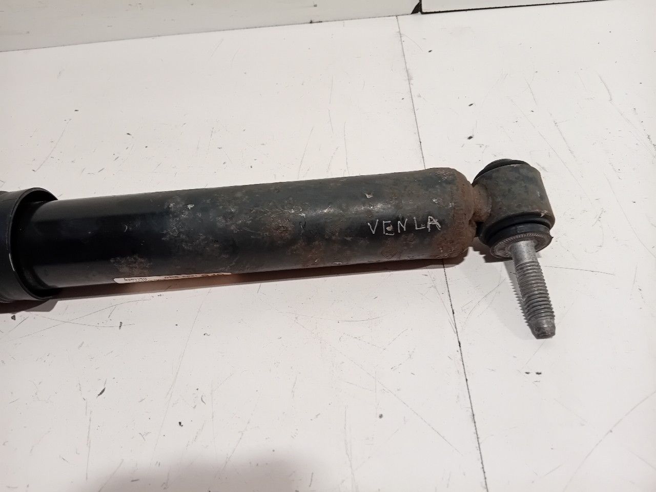 Schokbreker links achter Renault Mégane shock absorber single usado en Menorca foto 4