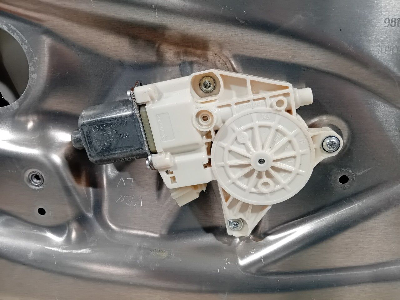 Raammechaniek elektrisch links voor Mercedes-Benz E-Clase window mechanism usado en Menorca foto 2