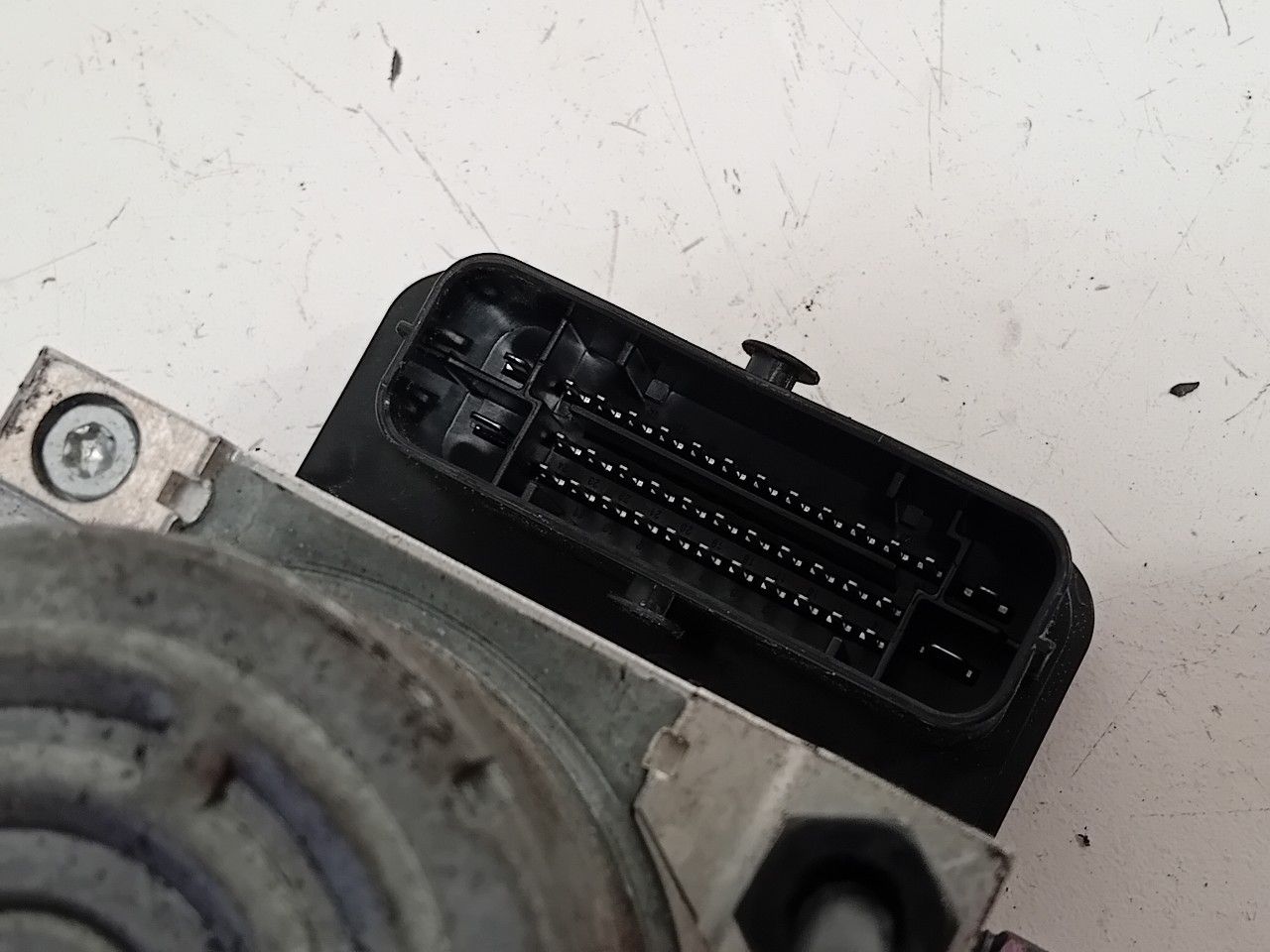 Abs pomp Hyundai i10 abs pump usado en Menorca foto 4