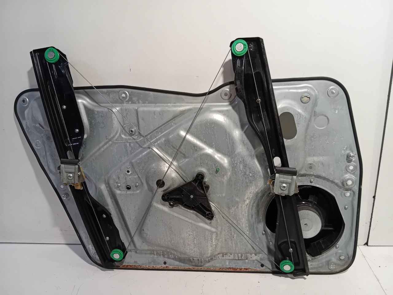 Raammechaniek elektrisch rechts voor Volkswagen Tiguan window mechanism usado en Menorca foto 6