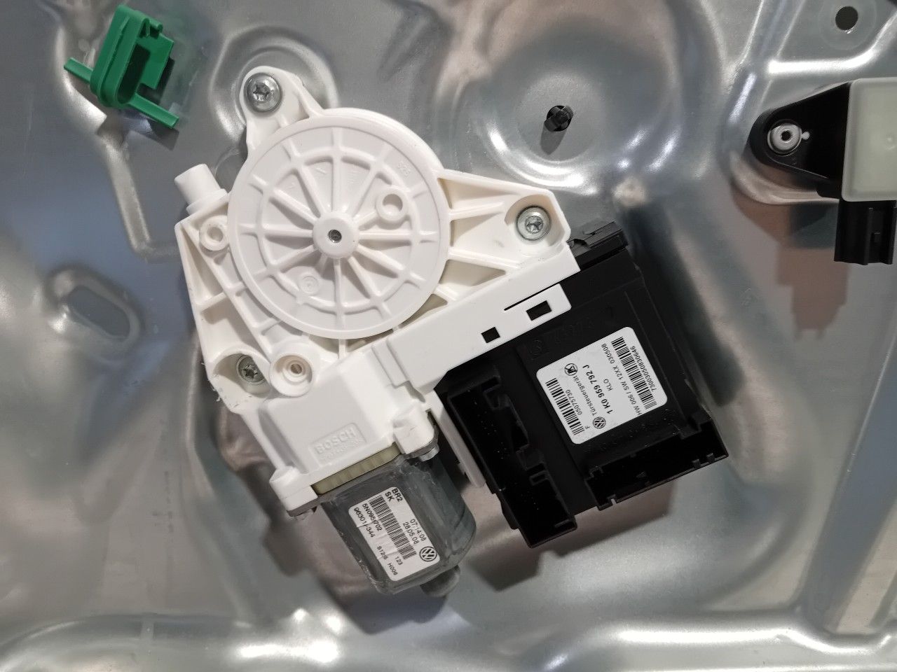 Raammechaniek elektrisch rechts voor Volkswagen Tiguan window mechanism usado en Menorca foto 2