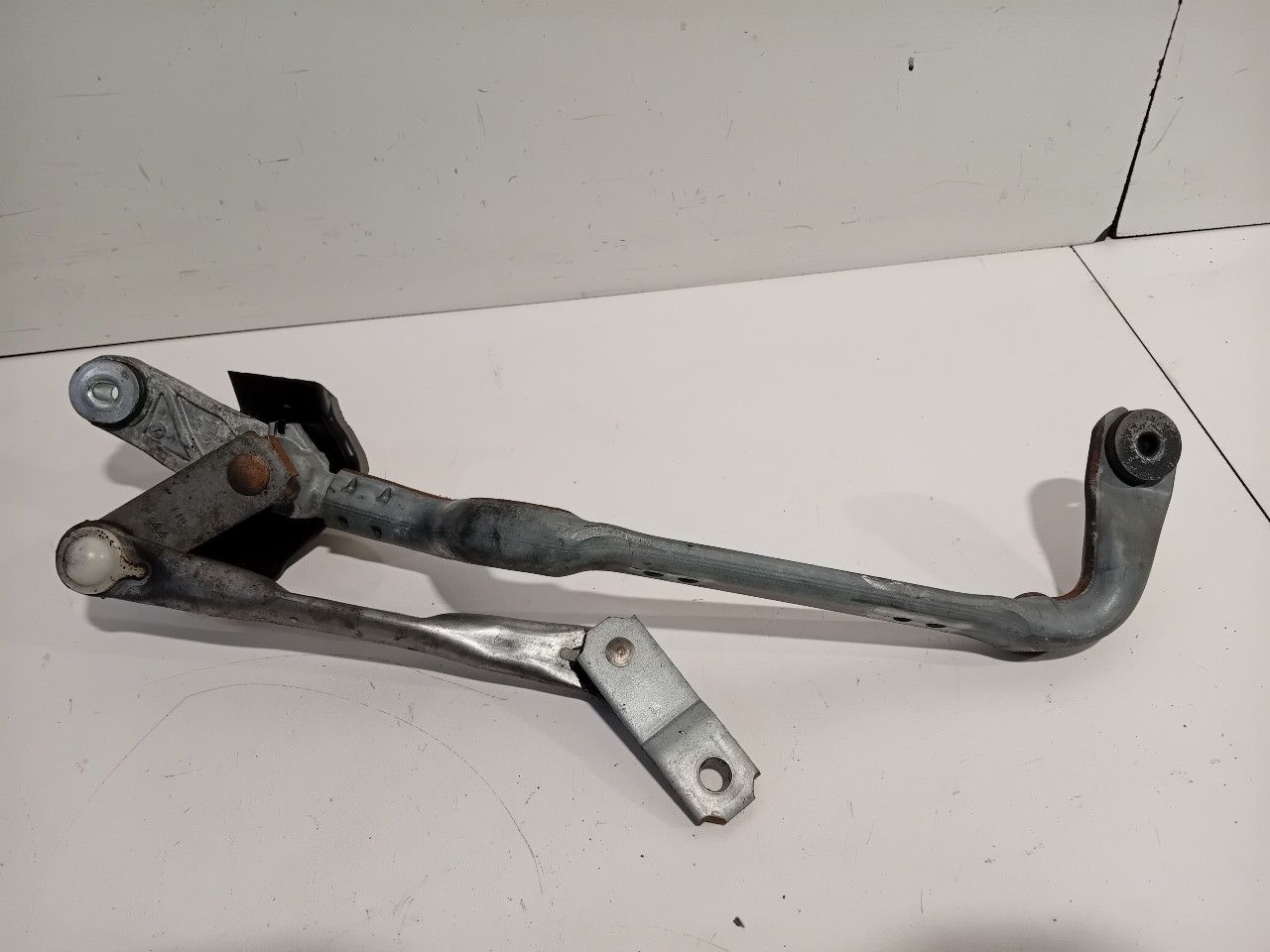 Ruitenwisser mechaniek voor Toyota Yaris windshield wiper mechanism usado en Menorca foto 4
