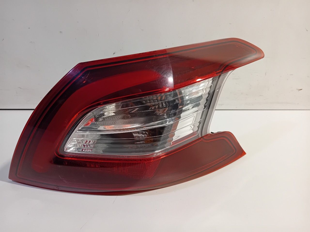 Achterlicht carrosserie rechts Peugeot 308 tail light single usado en Menorca