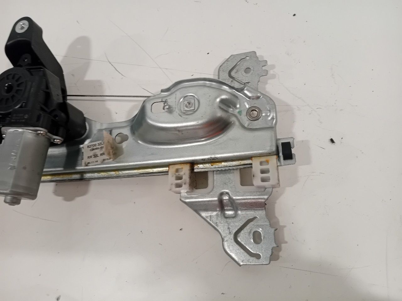 Raammechaniek elektrisch rechts achter Nissan Pulsar window mechanism usado en Menorca foto 2