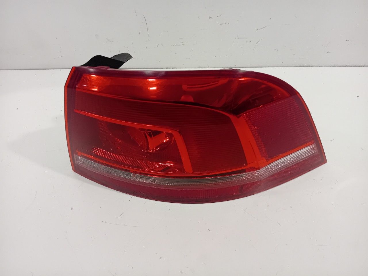 Achterlicht carrosserie rechts Volkswagen Passat tail light single usado en Menorca