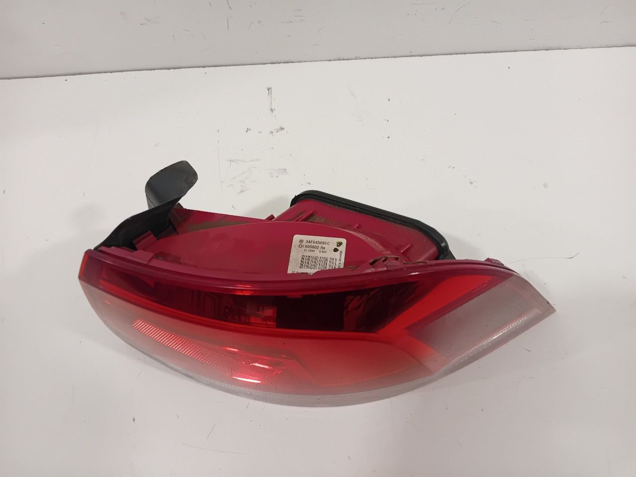Achterlicht carrosserie rechts Volkswagen Passat tail light single usado en Menorca foto 2