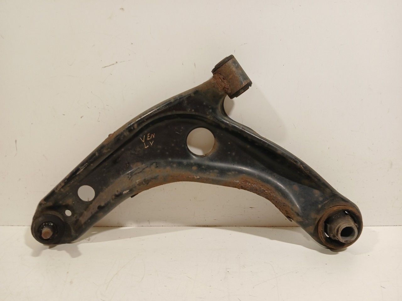 Draagarm links voor Toyota Yaris support arm usado en Menorca