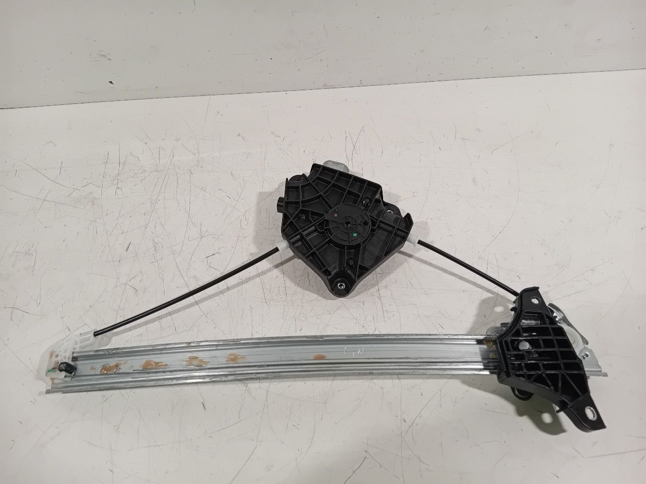 Raammechaniek elektrisch links voor Toyota Aygo window mechanism usado en Menorca foto 5