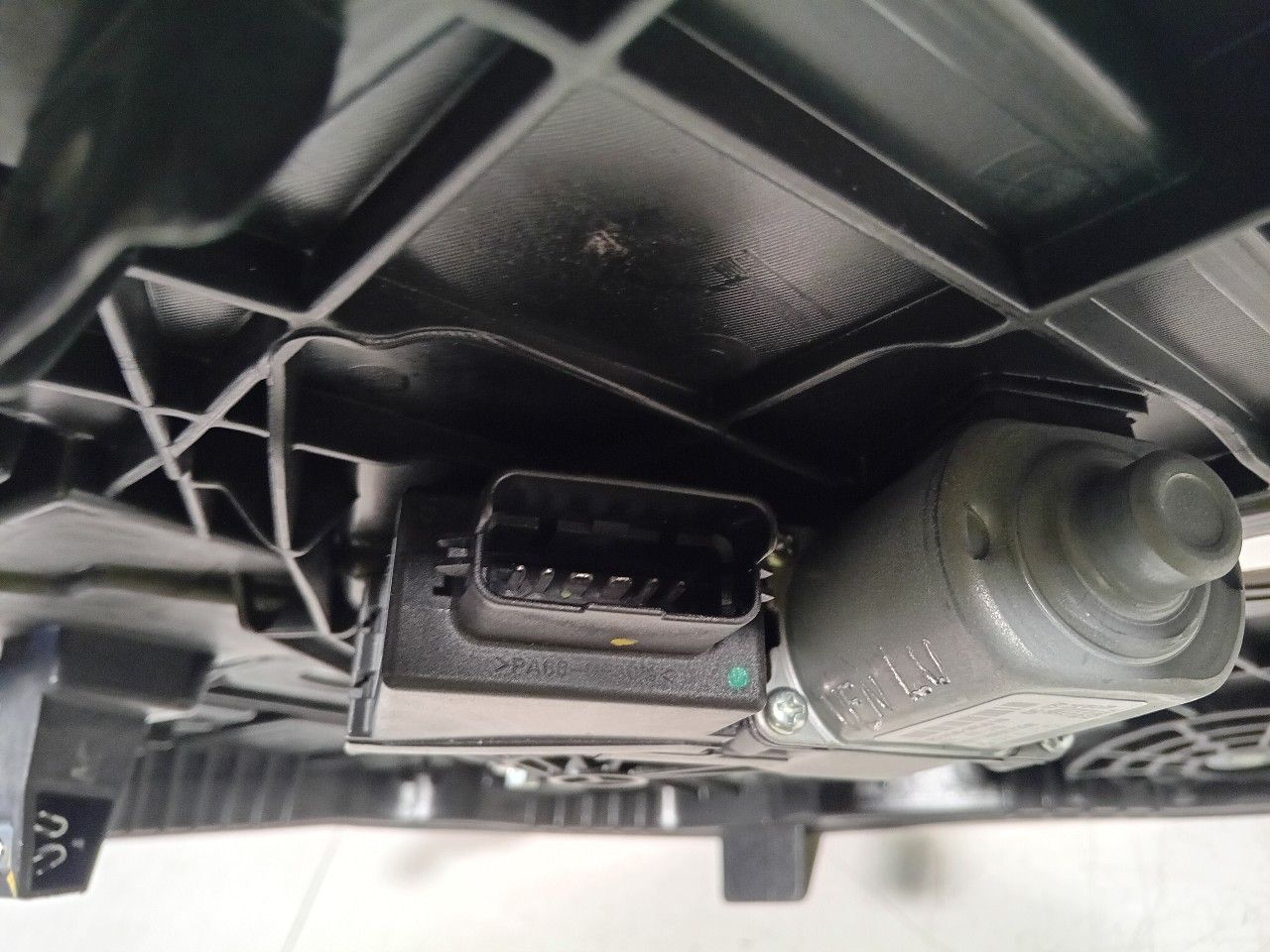 Raammechaniek elektrisch links voor Hyundai Nexo window mechanism usado en Menorca foto 4