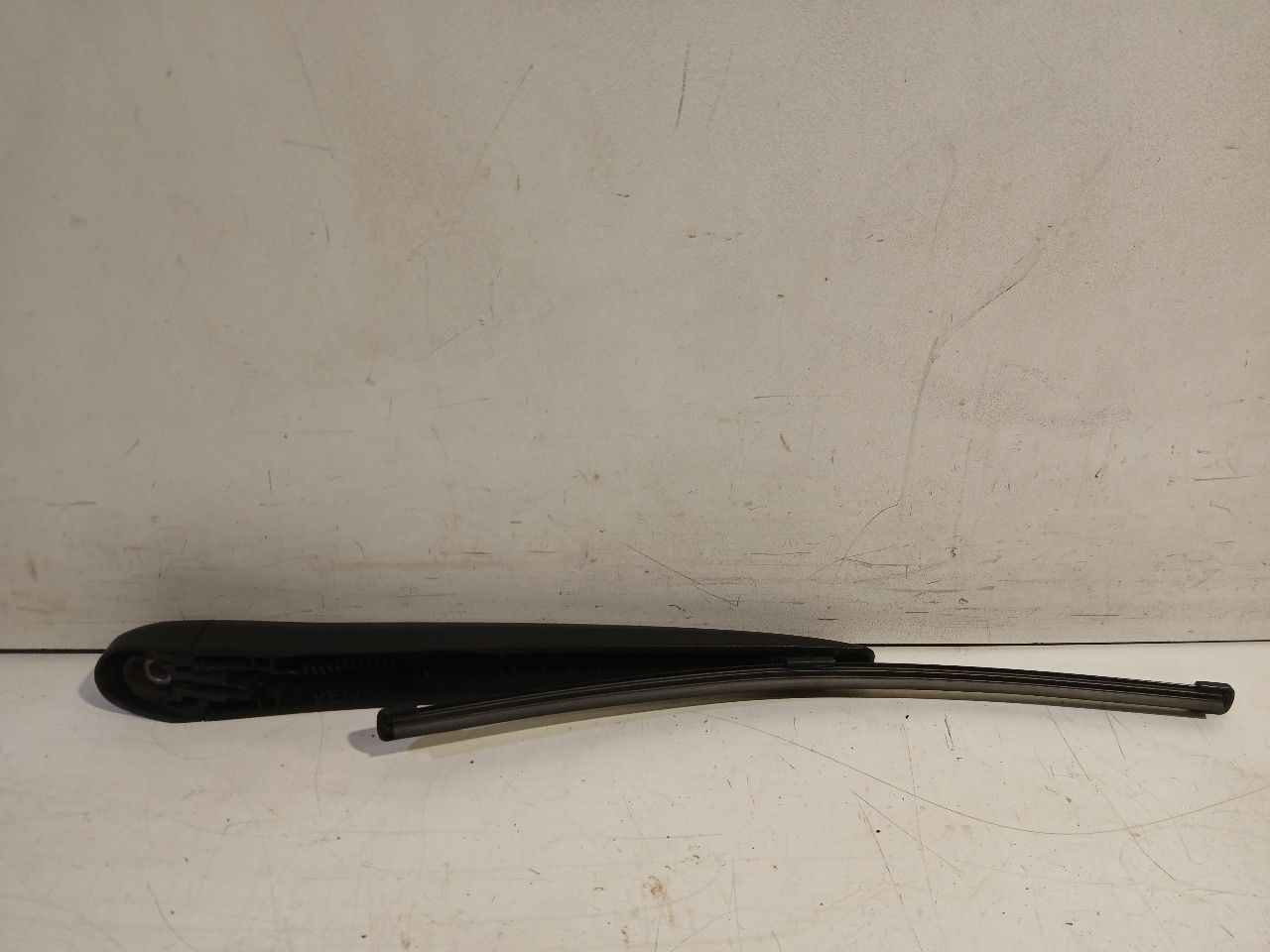 Ruitenwisserarm achterruit Mercedes-Benz A-Clase windscreen wiper arm usado en Menorca