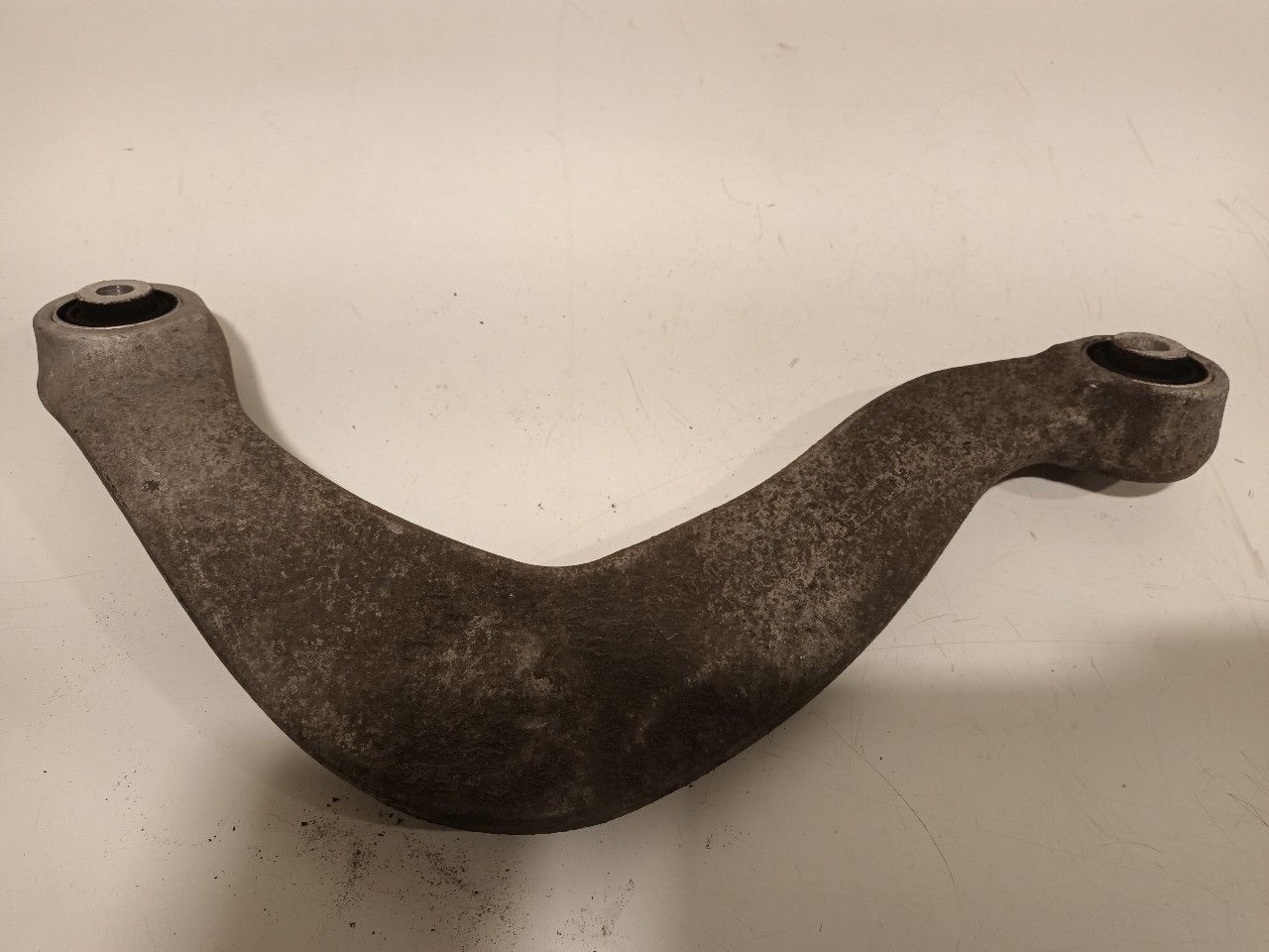 Draagarm links achter Audi A6 support arm usado en Menorca foto 2