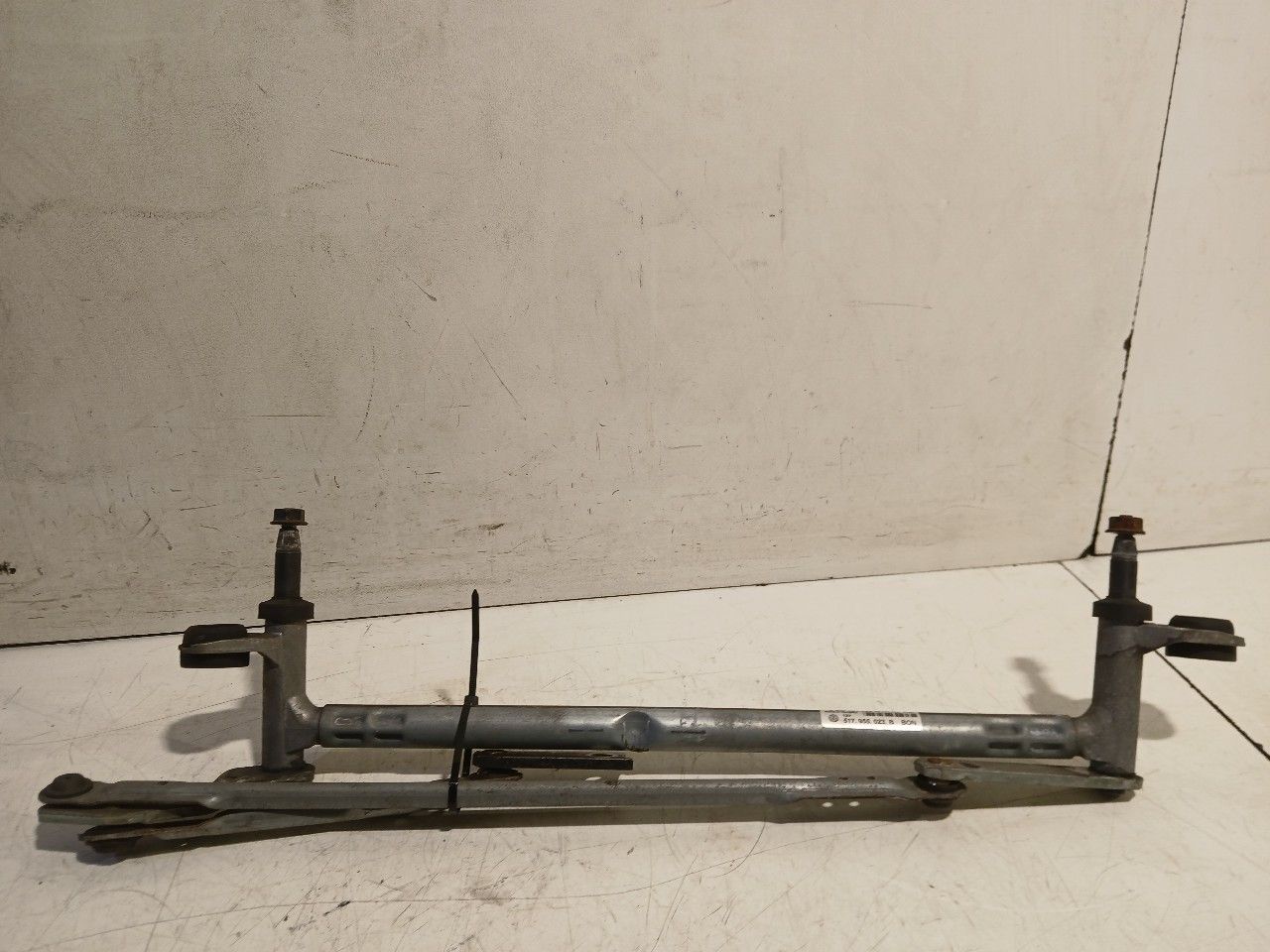 Ruitenwisser mechaniek voor Volkswagen Golf windshield wiper mechanism usado en Menorca foto 4